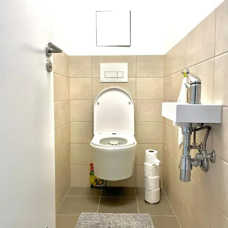 A Modern & Newly Designed Πράγα